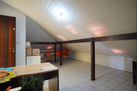 Casa à venda com 330m², 5 quartos e 4 vagasSótão - Segundo Andar