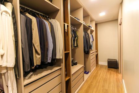 Apartamento à venda com 270m², 3 quartos e 2 vagas Apartamento à venda com 270m², 3 quartos e 2 vagasSuíte 3