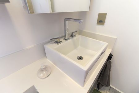 Apartamento à venda com 270m², 3 quartos e 2 vagas Apartamento à venda com 270m², 3 quartos e 2 vagasBanheiro da Suíte 2