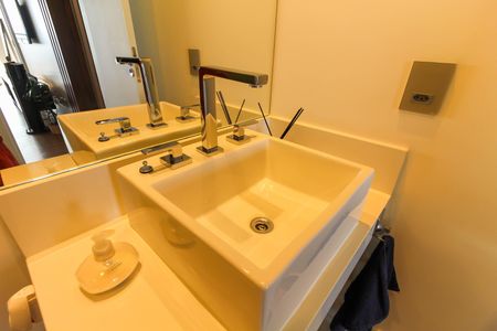 Apartamento à venda com 270m², 3 quartos e 2 vagas Apartamento à venda com 270m², 3 quartos e 2 vagasBanheiro Social