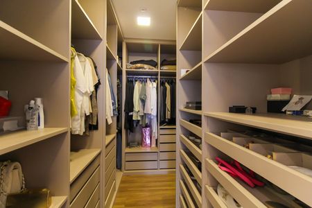 Apartamento à venda com 270m², 3 quartos e 2 vagas Apartamento à venda com 270m², 3 quartos e 2 vagasSuíte 3