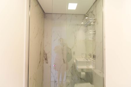 Apartamento à venda com 270m², 3 quartos e 2 vagas Apartamento à venda com 270m², 3 quartos e 2 vagasBanheiro Social