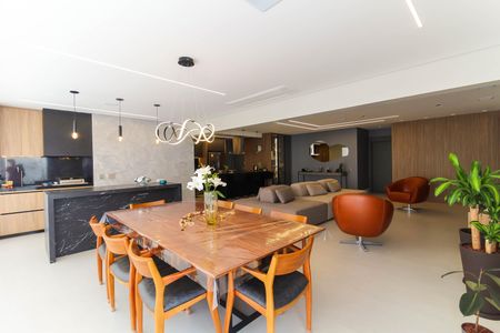 Apartamento à venda com 270m², 3 quartos e 2 vagas Apartamento à venda com 270m², 3 quartos e 2 vagasSala/Cozinha