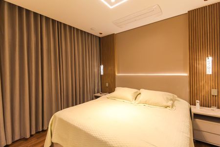 Apartamento à venda com 270m², 3 quartos e 2 vagas Apartamento à venda com 270m², 3 quartos e 2 vagasSuíte 3