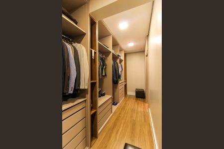 Apartamento à venda com 270m², 3 quartos e 2 vagas Apartamento à venda com 270m², 3 quartos e 2 vagasSuíte 3