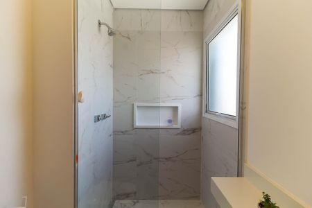 Apartamento à venda com 270m², 3 quartos e 2 vagas Apartamento à venda com 270m², 3 quartos e 2 vagasBanheiro da Suíte 1