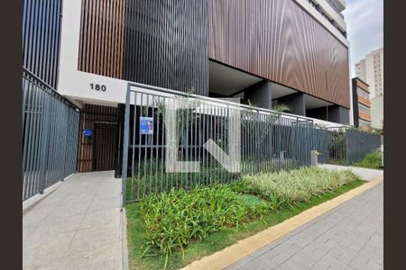 Apartamento à venda com 270m², 3 quartos e 2 vagas Apartamento à venda com 270m², 3 quartos e 2 vagasFachada e placa