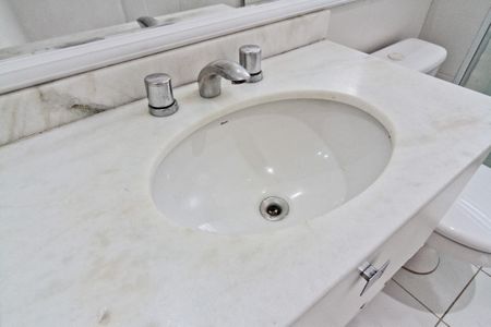 Apartamento à venda com 98m², 3 quartos e 2 vagas Apartamento à venda com 98m², 3 quartos e 2 vagasBanheiro da Suíte