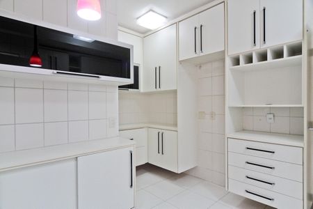 Apartamento à venda com 98m², 3 quartos e 2 vagas Apartamento à venda com 98m², 3 quartos e 2 vagasCozinha