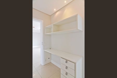 Apartamento à venda com 98m², 3 quartos e 2 vagas Apartamento à venda com 98m², 3 quartos e 2 vagasCorredor