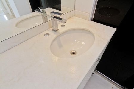 Apartamento à venda com 98m², 3 quartos e 2 vagas Apartamento à venda com 98m², 3 quartos e 2 vagasBanheiro