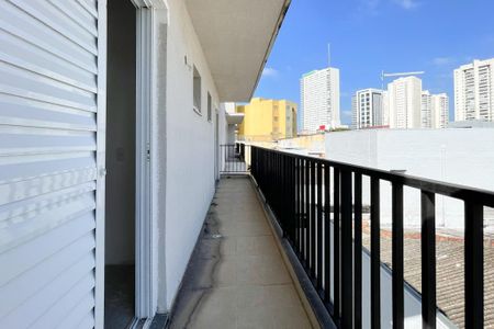 Apartamento à venda com 140m², 2 quartos e 1 vagaSacada - quartos