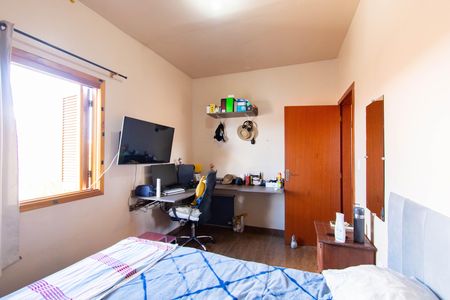 Casa à venda com 300m², 6 quartos e 3 vagas Casa à venda com 300m², 6 quartos e 3 vagasQuarto 2