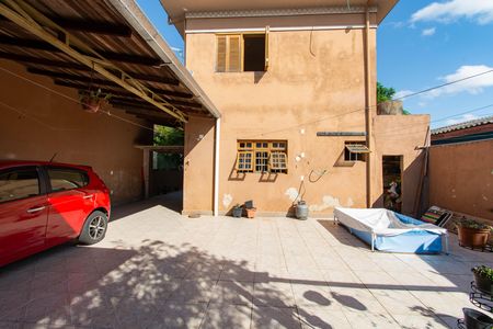 Casa à venda com 300m², 6 quartos e 3 vagas Casa à venda com 300m², 6 quartos e 3 vagasÁrea comum