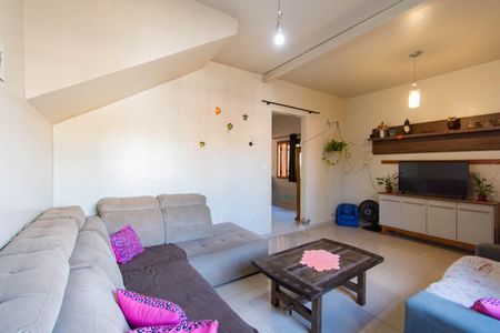 Casa à venda com 300m², 6 quartos e 3 vagas Casa à venda com 300m², 6 quartos e 3 vagasSala