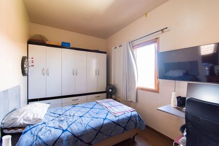 Casa à venda com 300m², 6 quartos e 3 vagas Casa à venda com 300m², 6 quartos e 3 vagasQuarto 2