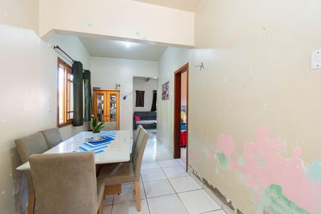 Casa à venda com 300m², 6 quartos e 3 vagas Casa à venda com 300m², 6 quartos e 3 vagasSala de Jantar