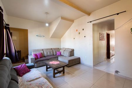 Casa à venda com 300m², 6 quartos e 3 vagas Casa à venda com 300m², 6 quartos e 3 vagasSala