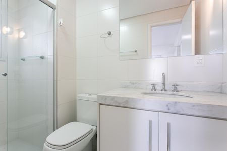 Apartamento à venda com 72m², 2 quartos e 2 vagasBanheiro da Suíte