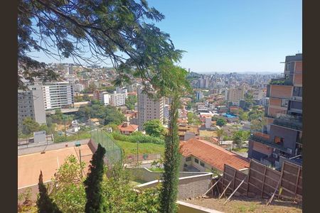 Casa à venda com 333m², 4 quartos e 4 vagas