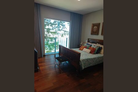 Casa à venda com 333m², 4 quartos e 4 vagas
