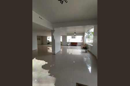 Apartamento à venda com 98m², 2 quartos e 1 vaga