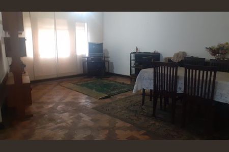 Casa à venda com 182m², 3 quartos e 3 vagas