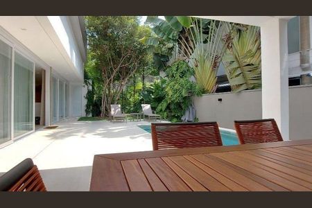 Casa à venda com 419m², 3 quartos e 6 vagas