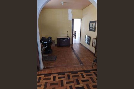 Casa à venda com 188m², 3 quartos e sem vaga