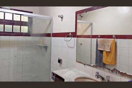 Casa de condomínio à venda com 230m², 4 quartos e 3 vagas