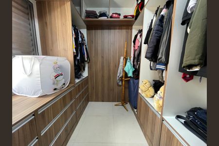 Casa à venda com 200m², 5 quartos e 2 vagas Casa à venda com 200m², 5 quartos e 2 vagasCloset dos quartos