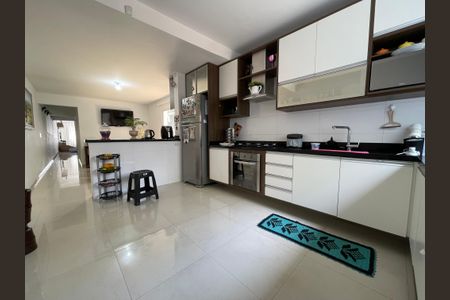Casa à venda com 200m², 5 quartos e 2 vagas Casa à venda com 200m², 5 quartos e 2 vagasCozinha