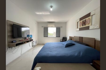 Casa à venda com 200m², 5 quartos e 2 vagas Casa à venda com 200m², 5 quartos e 2 vagasQuarto