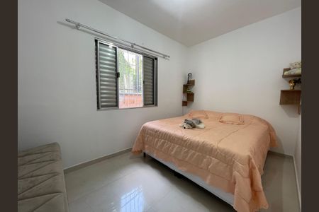 Casa à venda com 200m², 5 quartos e 2 vagas Casa à venda com 200m², 5 quartos e 2 vagasQuarto 2
