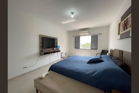 Casa à venda com 200m², 5 quartos e 2 vagas Casa à venda com 200m², 5 quartos e 2 vagasQuarto