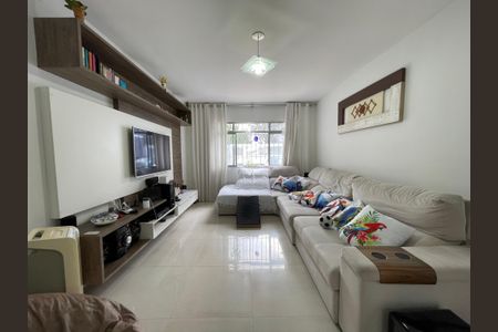 Casa à venda com 200m², 5 quartos e 2 vagasSala