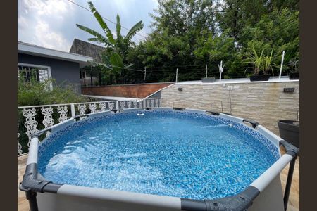 Casa à venda com 200m², 5 quartos e 2 vagas Casa à venda com 200m², 5 quartos e 2 vagasPiscina