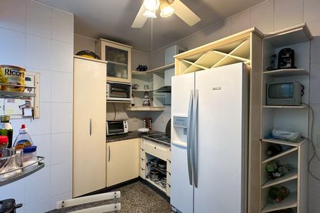 Apartamento à venda com 152m², 3 quartos e 2 vagas Apartamento à venda com 152m², 3 quartos e 2 vagasCozinha
