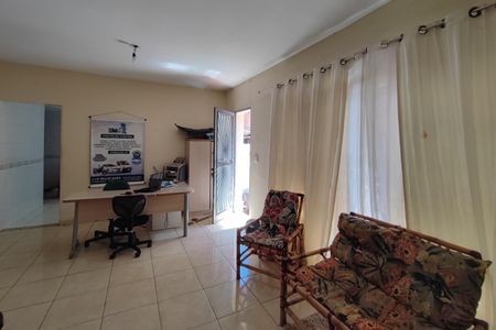 Casa à venda com 450m², 3 quartos e 10 vagas Casa à venda com 450m², 3 quartos e 10 vagasSala de Estar