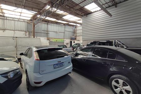 Casa à venda com 450m², 3 quartos e 10 vagas Casa à venda com 450m², 3 quartos e 10 vagasQuintal - Garagem