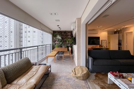Apartamento à venda com 147m², 3 quartos e 3 vagas Apartamento à venda com 147m², 3 quartos e 3 vagasSacada