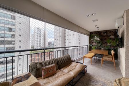 Apartamento à venda com 147m², 3 quartos e 3 vagas Apartamento à venda com 147m², 3 quartos e 3 vagasSacada