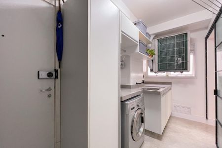 Apartamento à venda com 147m², 3 quartos e 3 vagas Apartamento à venda com 147m², 3 quartos e 3 vagasÁrea de Serviço