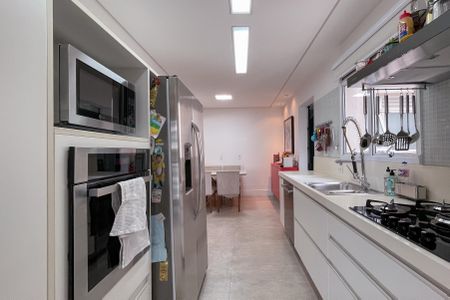 Apartamento à venda com 147m², 3 quartos e 3 vagas Apartamento à venda com 147m², 3 quartos e 3 vagasCozinha