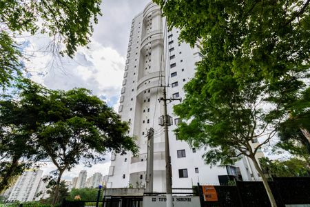 Apartamento à venda com 90m², 3 quartos e 1 vaga Apartamento à venda com 90m², 3 quartos e 1 vagaFachada