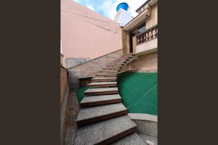 Casa à venda com 166m², 3 quartos e 2 vagas Casa à venda com 166m², 3 quartos e 2 vagasEntrada