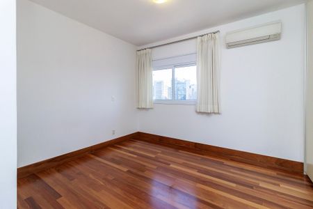 Apartamento à venda com 138m², 3 quartos e 3 vagas Apartamento à venda com 138m², 3 quartos e 3 vagasSuíte 1