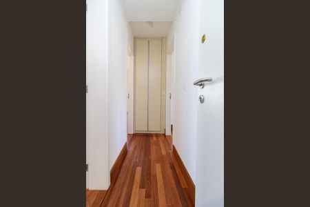 Apartamento à venda com 138m², 3 quartos e 3 vagas Apartamento à venda com 138m², 3 quartos e 3 vagasCorredor