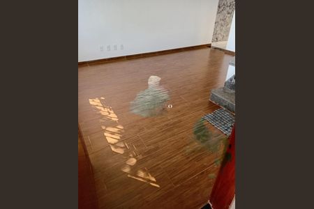 Casa à venda com 147m², 4 quartos e 4 vagas