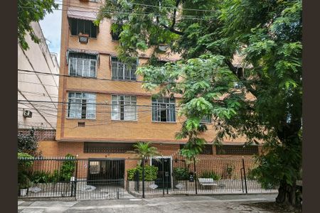 Apartamento para alugar com 75m², 2 quartos e 1 vagaFachada 